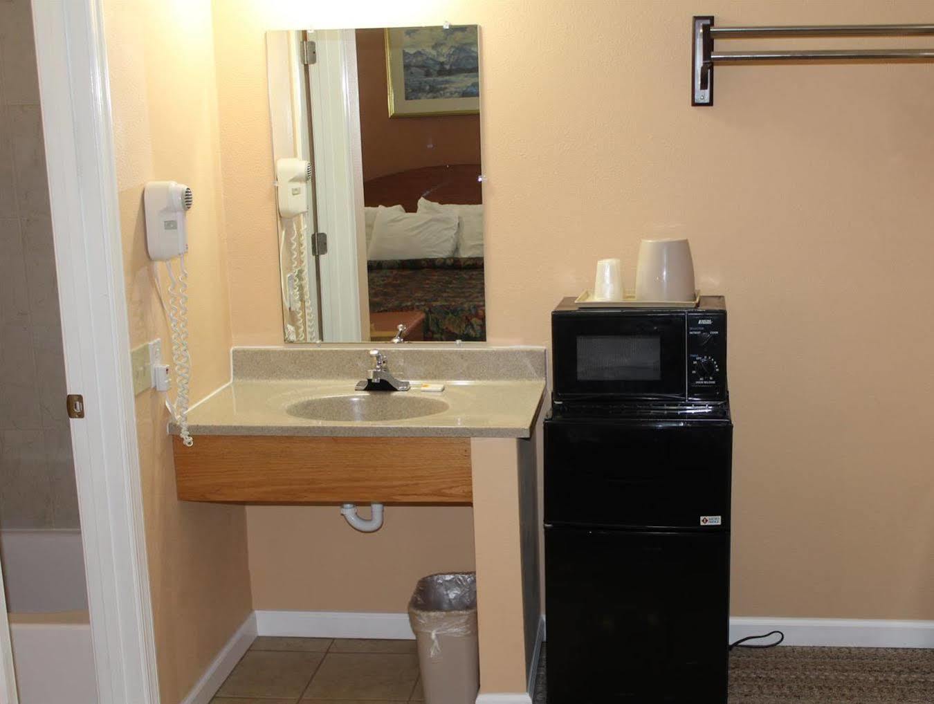 Budget Inn Lynchburg And Bedford Goode Екстер'єр фото